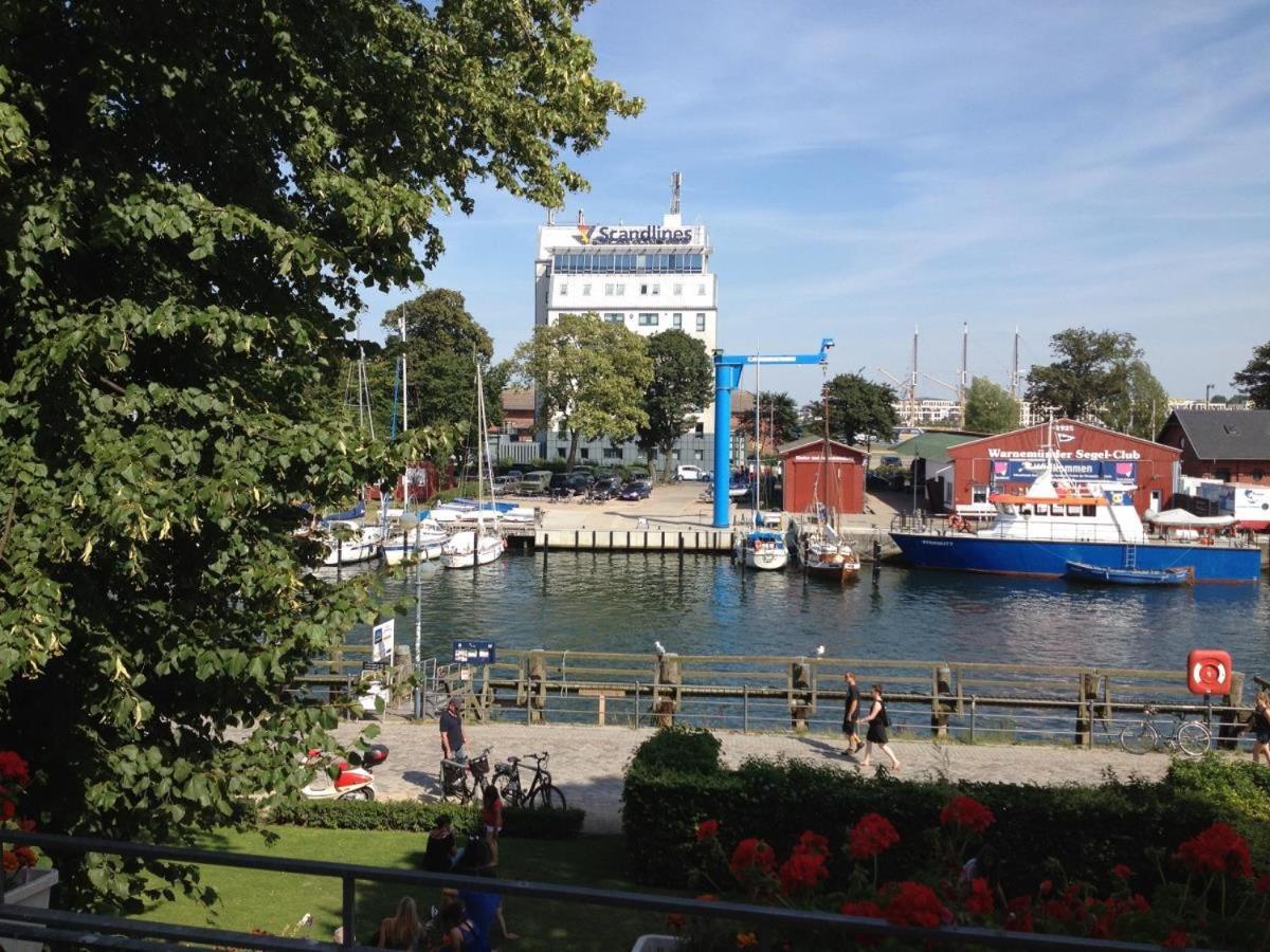 Doppelzimmer Tresen, Direkt Am Alten Strom Rostock Exterior foto